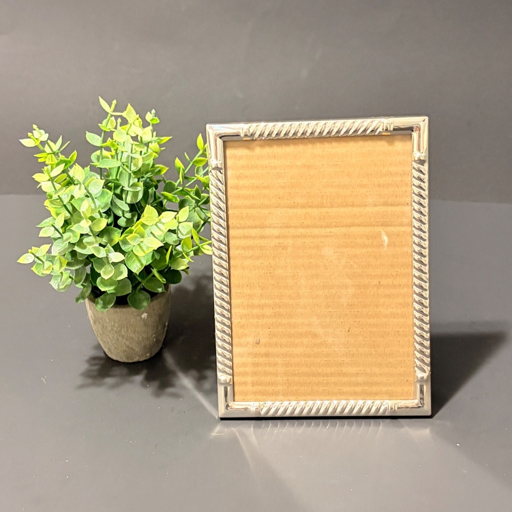 Huntington Gallery Silver Rope Border 5x7 Picture Frame Tabletop Vertical